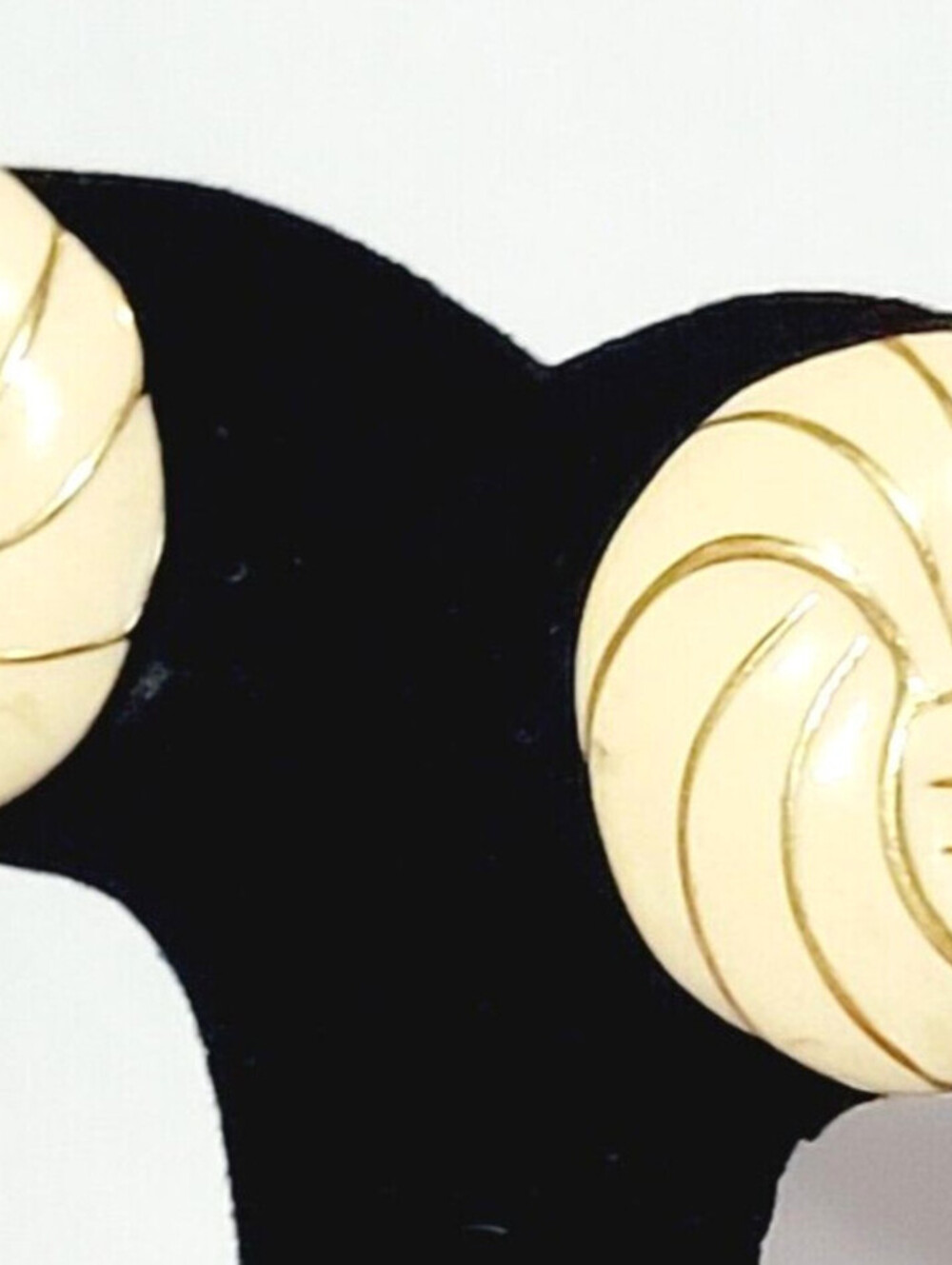 Vintage Napier Pierced Earrings 1" Cream Enamel Gold-tone Designer Jewelry wp-38 - Picture 3 of 4